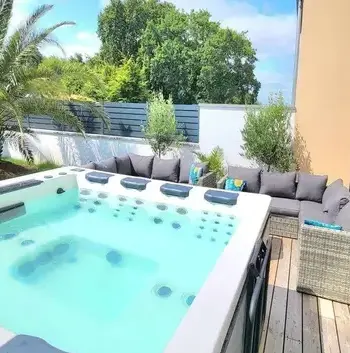 installation de piscine Saint-Méloir-des-Ondes-5