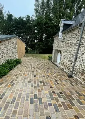 terrasse et jardin à Hirel - image 3